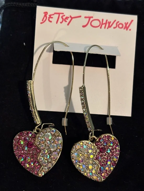 ✨Betsey Johnson Iridescent & Pink Crystal Heart Drop Earrings✨ - Picture 1 of 14